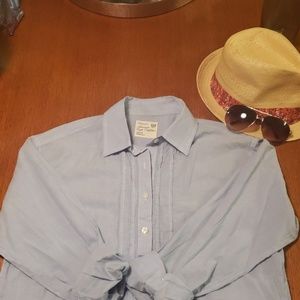American Eagle Outfitters Button Up.  Size XS.